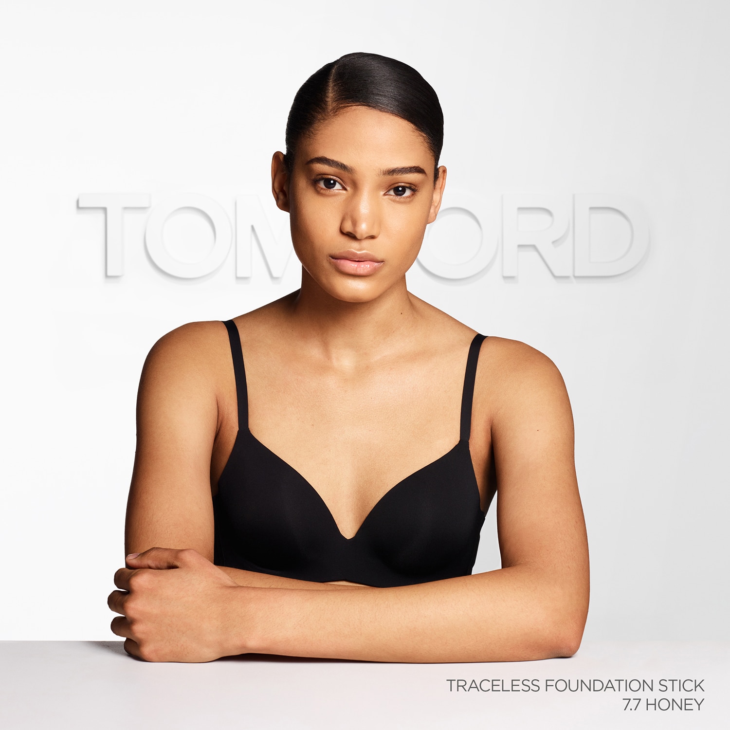 TRACELESS FOUNDATION STICK (BASE DE MAQUILLAJE EN BARRA)